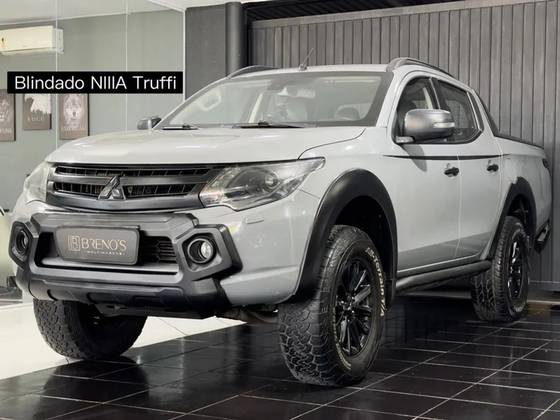 MITSUBISHI L200 TRITON 2.4 16V TURBO DIESEL SPORT HPE-S CD 4P 4X4 AUTOMÁTICO